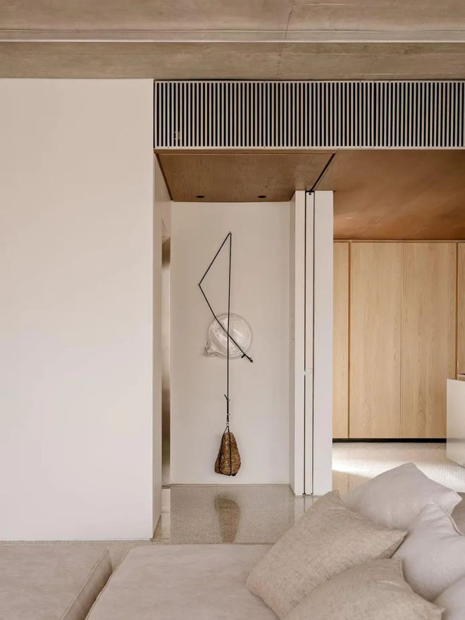 从水磨石地面到混凝土天花板这个公寓呈现不完美的美学设计!(图2)